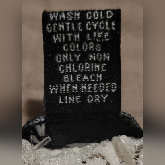 Feathers White Floral Lace Long Sleeve Size Small - Picture 8 of 8